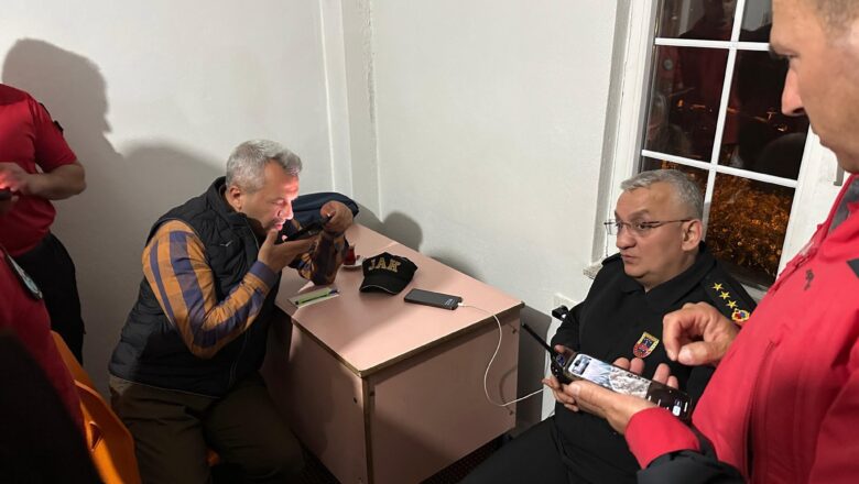  RİZE VALİSİ DÜŞEN UÇAK İLE İLGİLİ İKİZDERE İLÇESİNE HAREKET ETTİ.