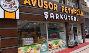 PAZAR’DA AVUSOR PEYNİRCİLİK VE ŞARKÜTERİ HİZMETE AÇILDI….