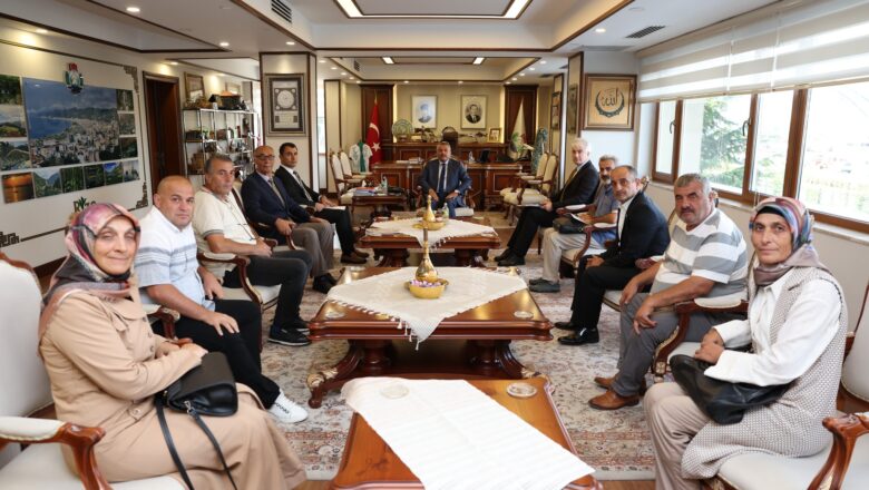  RİZE VALİSİ ; PAZAR ZELEK BALIKÇILAR KÖYÜNÜN ŞİKAYETLERİNİ DİNLEDİ..