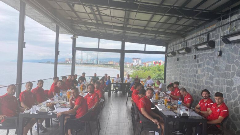  RİZE-PAZARSPOR ÇAYELİSPOR MAÇI ÖNCESİ MORAL YEMEĞİ YEDİ.