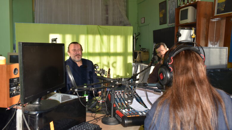  SERDAR KÖSEOĞLU ve NECMETTİN ÖZKAHRAMAN  GENÇ RADYO CANLI YAYININA KATILDI.