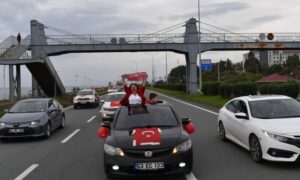 RİZE-PAZAR ‘DA CUMHURİYET KUTLAMALARI , ARAÇ KONVOYU ve HORON İLE DEVAM ETTİ.