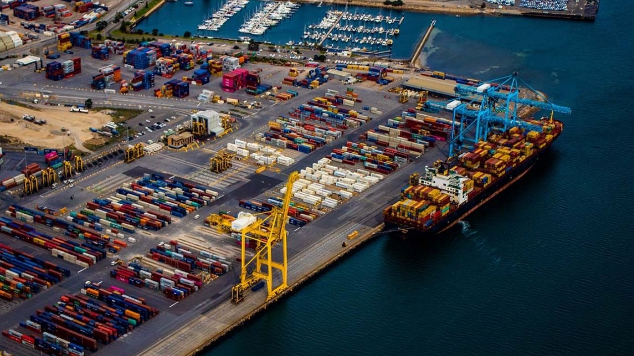 Türkiye’nin komşu ülkelere ihracatı 2025’te 28,4 milyar dolara yükseldi - Birlik Haber Ajansı