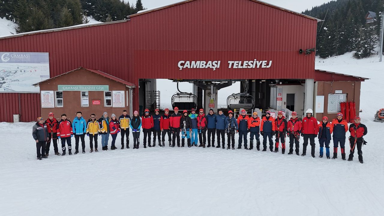 Zirvede hayat kurtaran tatbikat - Birlik Haber Ajansı