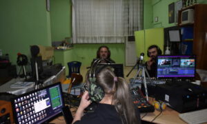 GÜLŞEN ANIT’IN BUGÜNKÜ STÜDYO KONUKLARI SERKAN ÇEPOĞLU ve SERDAR KÖSEOĞLU OLACAK.