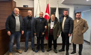 KARADENİZ MÜZİĞİNİN SEVİLEN USTA İSMİ İSMAİL TÜRÜT RİZE-PAZAR TİCARET VE SANAYİ ODASINI ZİYARET ETTİ..