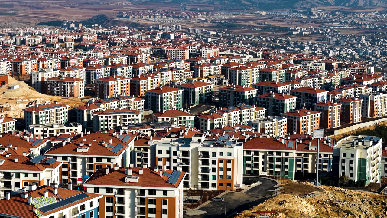 Asrın felaketinden asrın inşasına: Deprem bölgesinde 455 bin bağımsız bölüm tamamlandı - Birlik Haber Ajansı