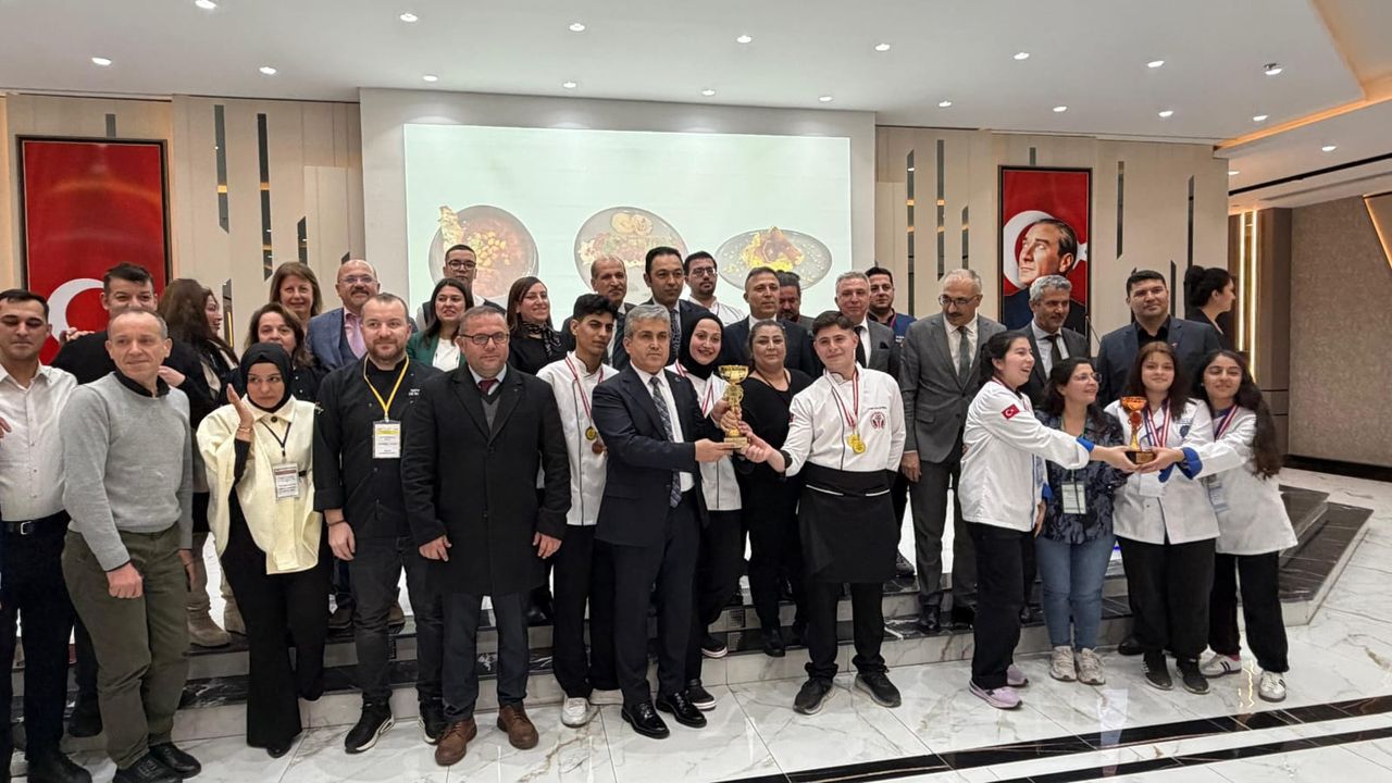 Nezihe Yalvaç Turizm MTAL Akdeniz bölge birincisi oldu - Birlik Haber Ajansı
