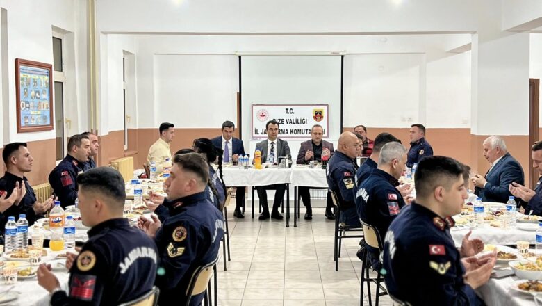  PAZAR KAYMAKAMI İLÇE JAN.KOM.PERSONELİ İLE İFTAR AÇTI…