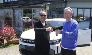 KAZANDIĞI OTOMOBİLİ PAZARSPOR ‘A  BAĞIŞLADI….