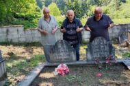BAYRAM’DA ARAMIZDAN AYRILAN BÜYÜKLERİMİZİN KABRİNİ ZİYARET ETTİK..